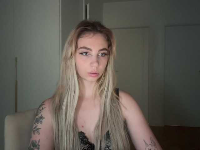 LilyHot live cam on BongaCams