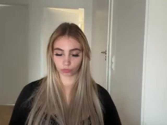 LilyHot live cam on BongaCams