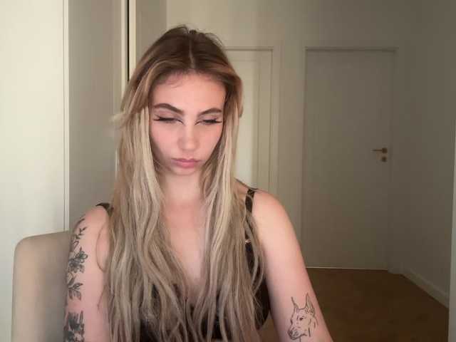 LilyHot live cam on BongaCams