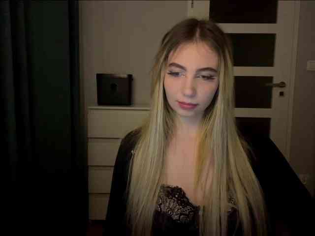 LilyHot webcam