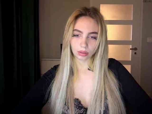 LilyHot webcam