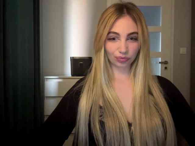 LilyHot webcam