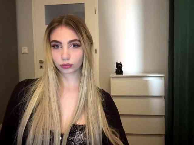 LilyHot webcam