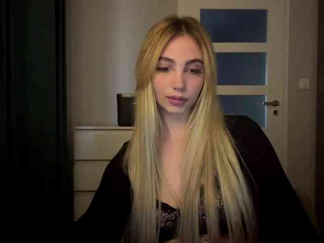 LilyHot webcam