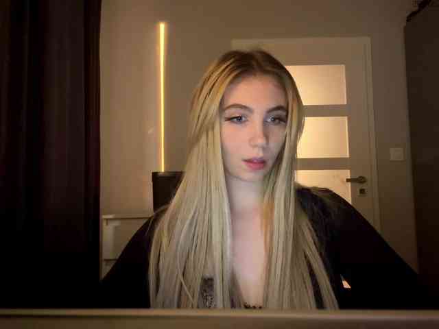 LilyHot webcam