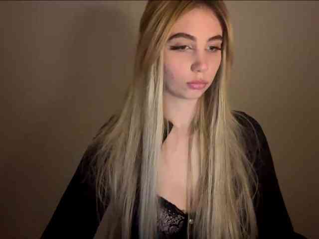 LilyHot webcam