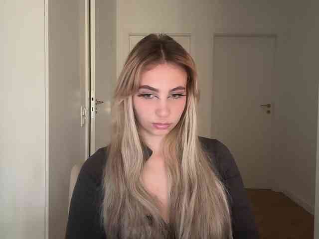 LilyHot