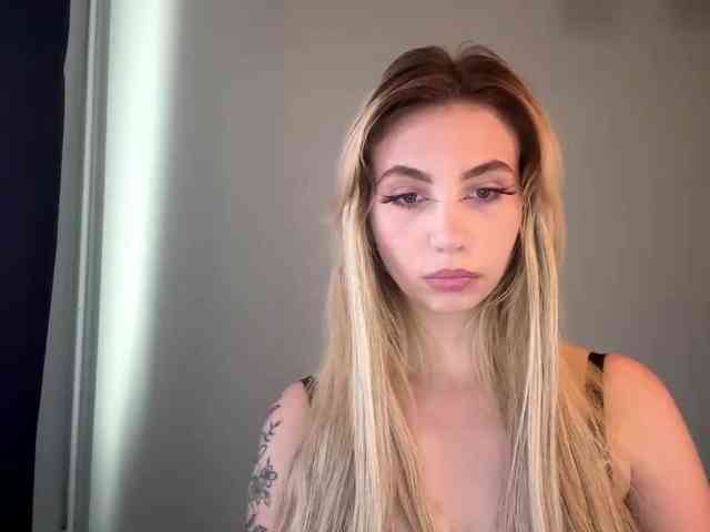 LilyHot
