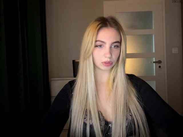 LilyHot webcam