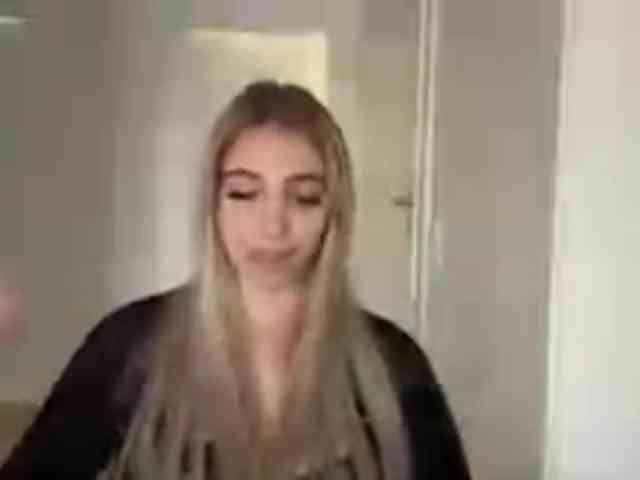 LilyHot webcam