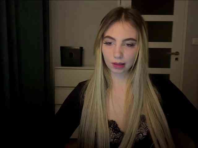 LilyHot webcam