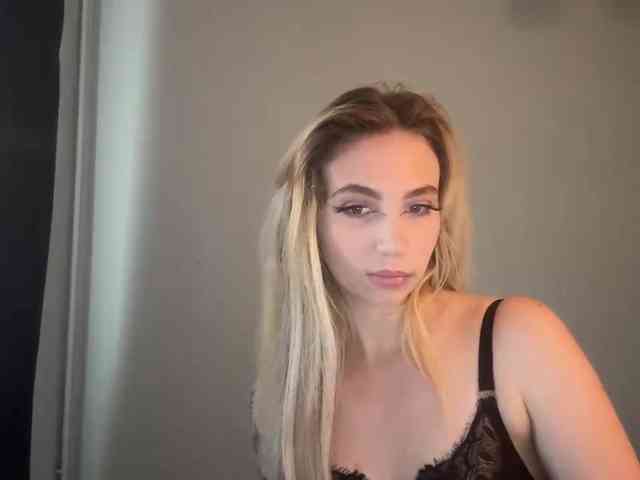LilyHot