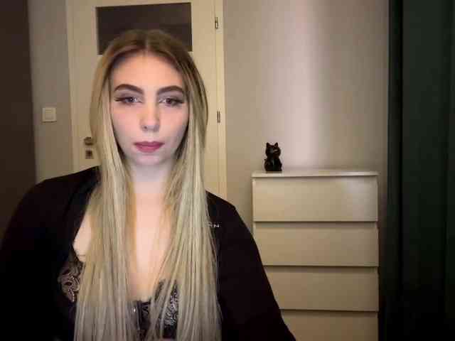LilyHot webcam
