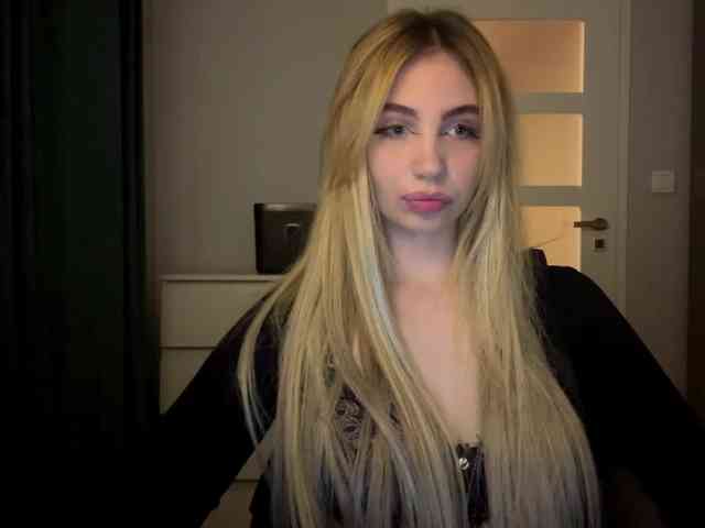 LilyHot webcam