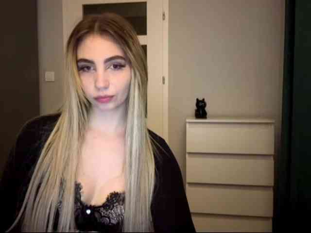 LilyHot webcam
