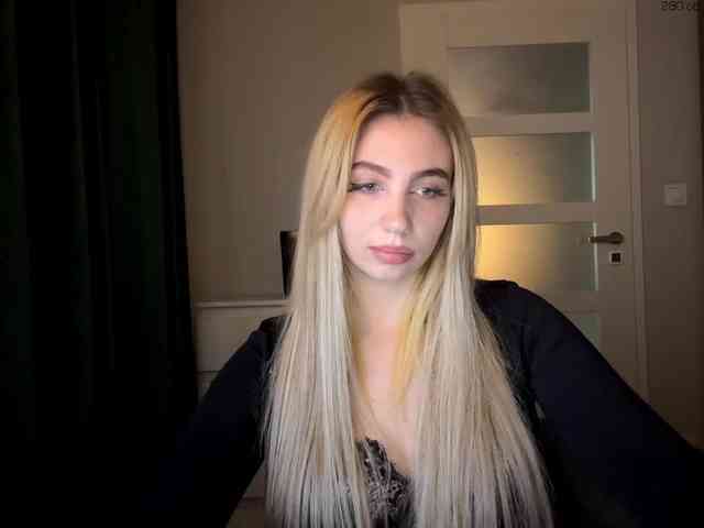 LilyHot webcam
