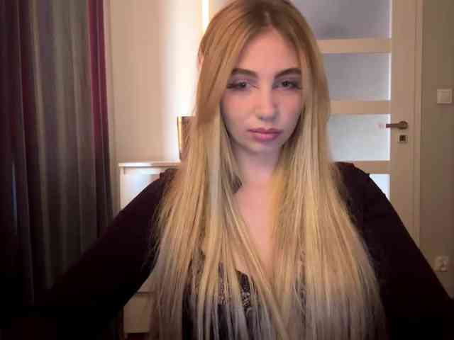 LilyHot webcam
