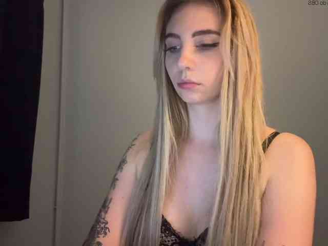 LilyHot webcam