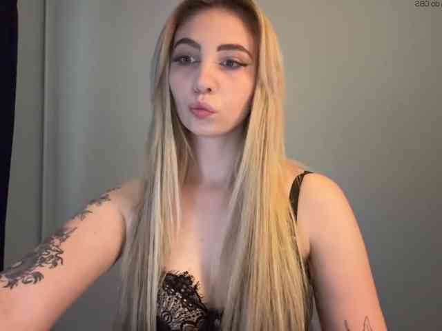LilyHot webcam