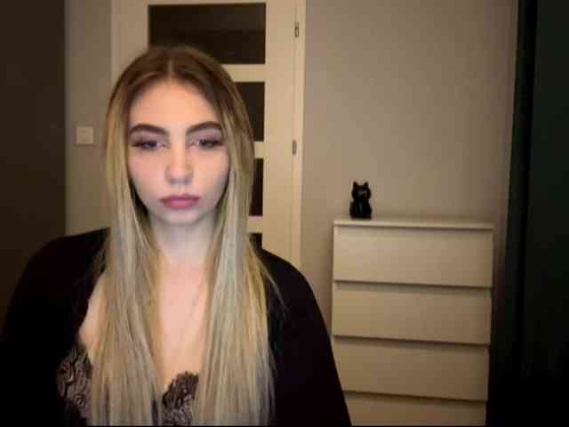 LilyHot