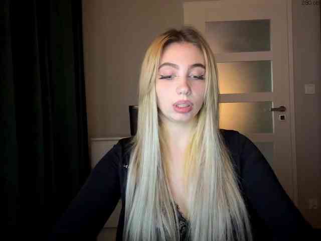 LilyHot webcam
