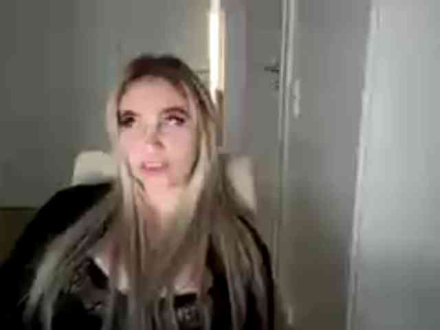 LilyHot webcam