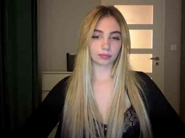 LilyHot webcam