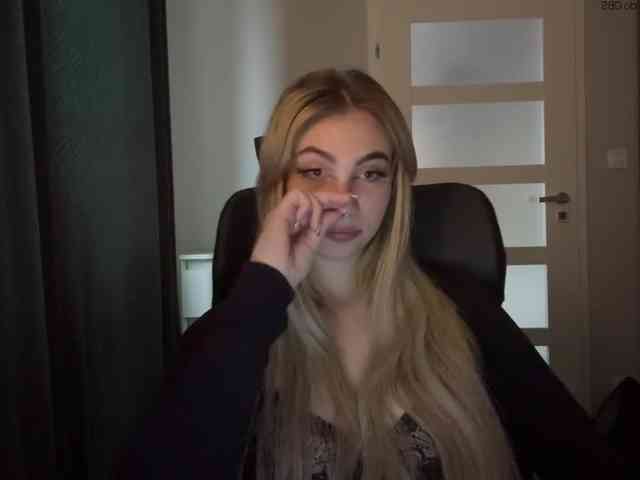 LilyHot webcam