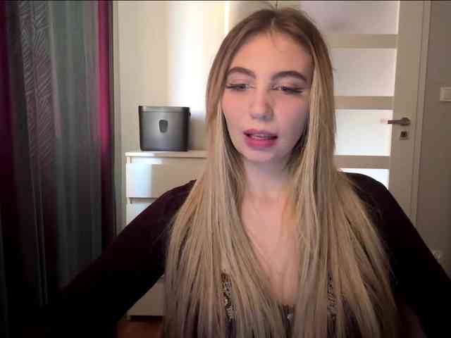 LilyHot webcam