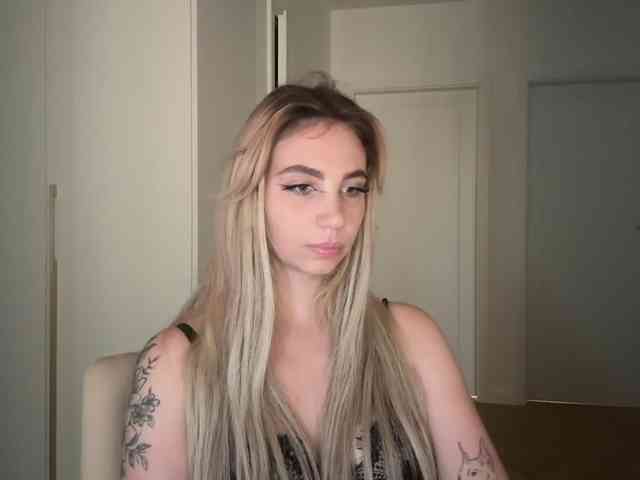 LilyHot
