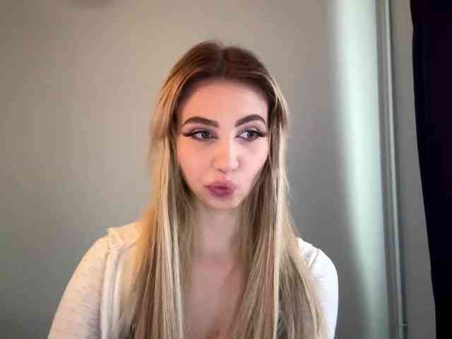 LilyHot webcam