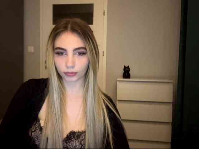 LilyHot