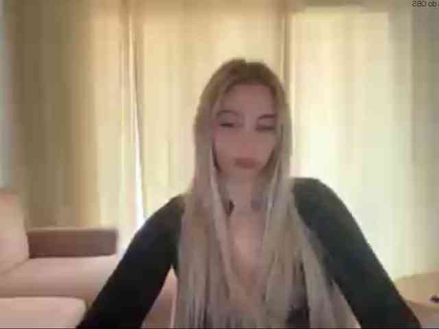 LilyHot