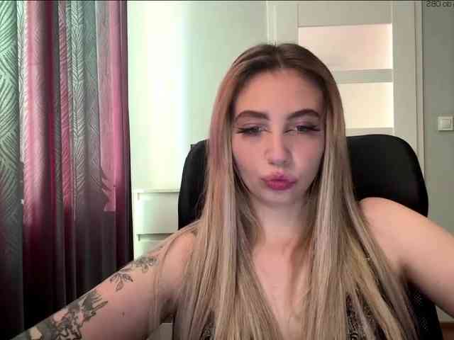 LilyHot