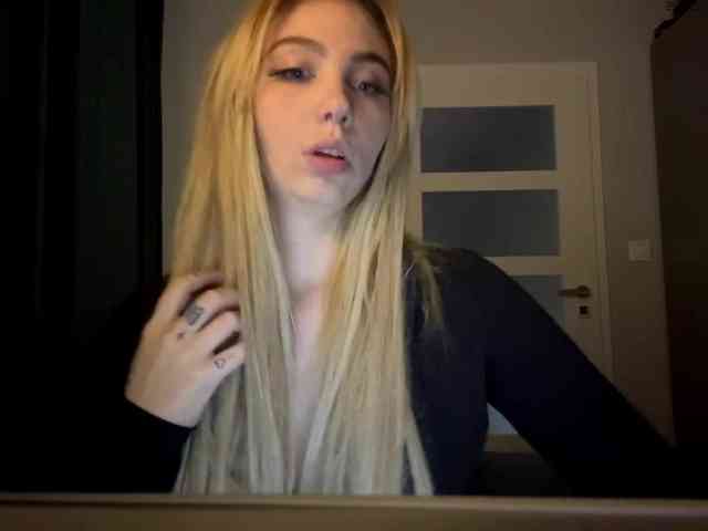 LilyHot webcam
