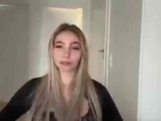 LilyHot webcam