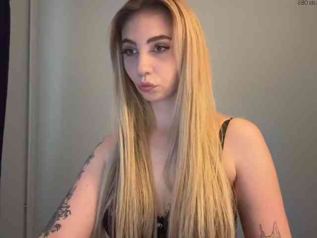 LilyHot