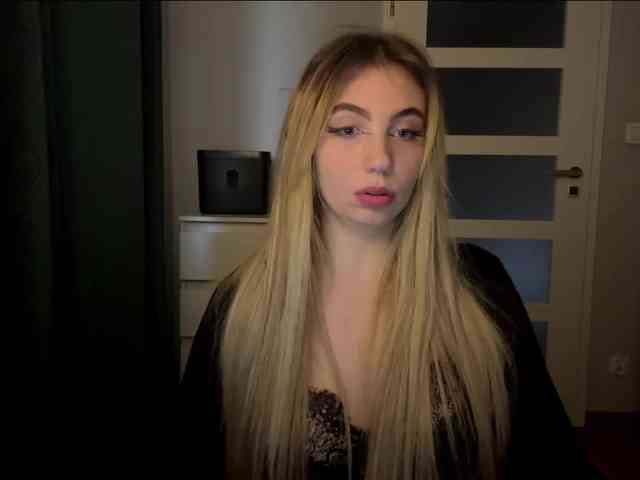 LilyHot webcam