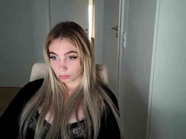 LilyHot webcam