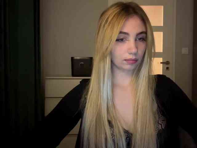 LilyHot webcam