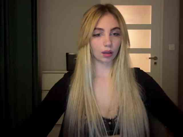 LilyHot webcam