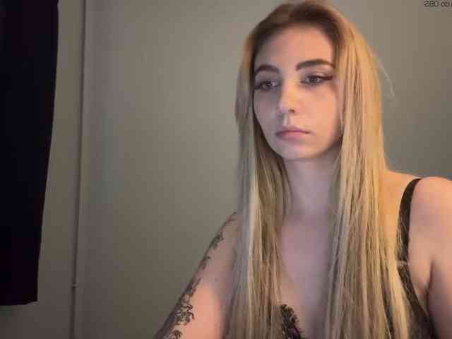LilyHot webcam