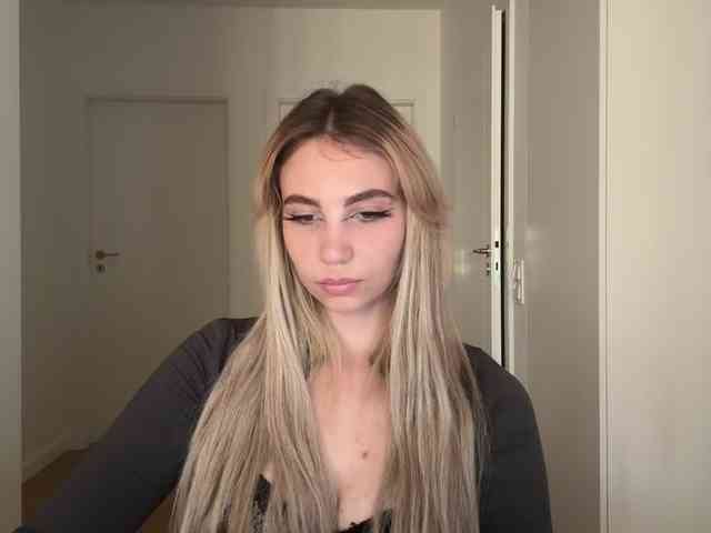 LilyHot