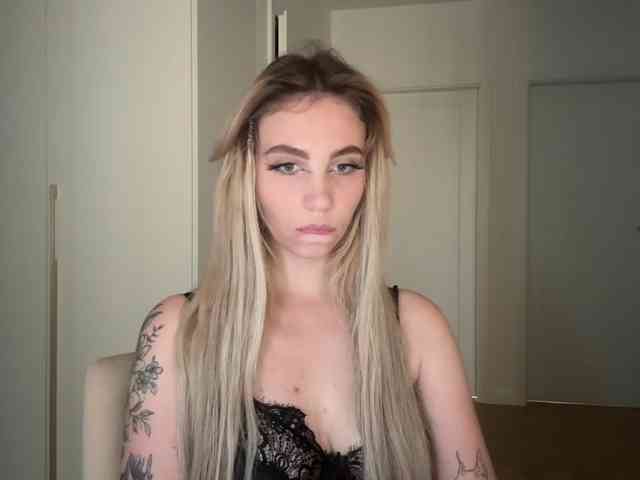 LilyHot