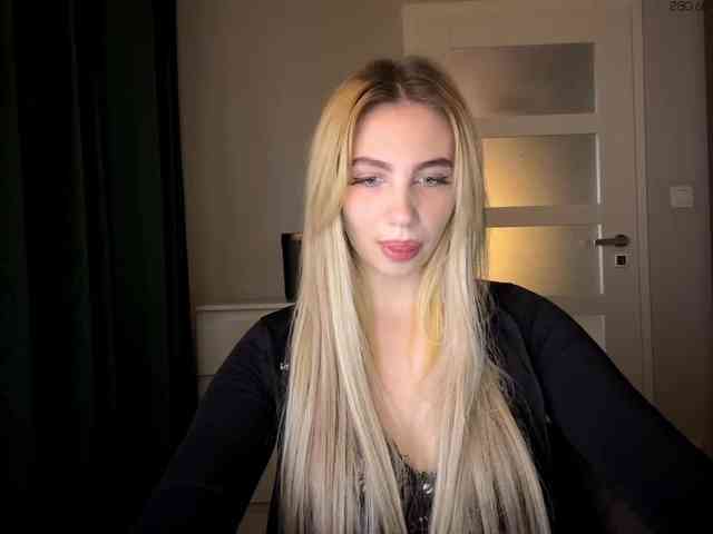LilyHot webcam