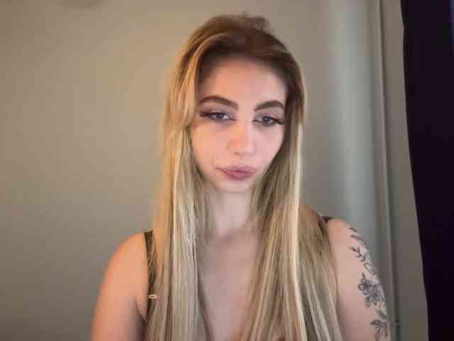 LilyHot webcam