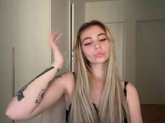 LilyHot
