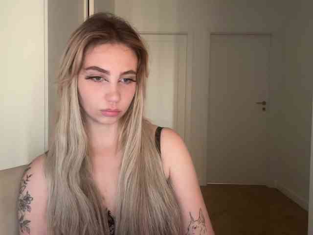 LilyHot