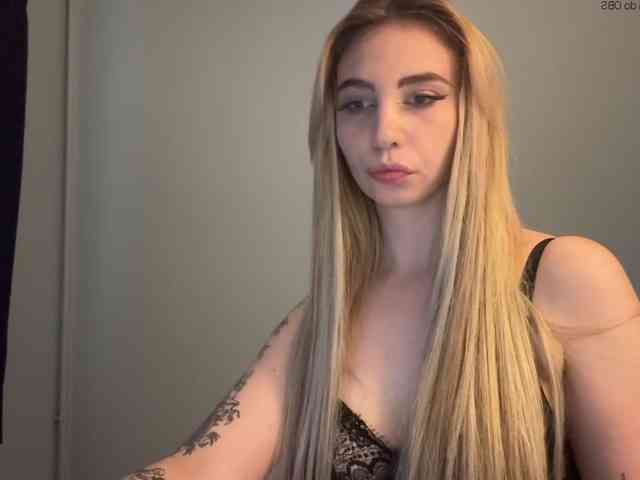 LilyHot webcam