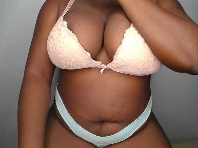 AssBosset's BongaCams show and profile